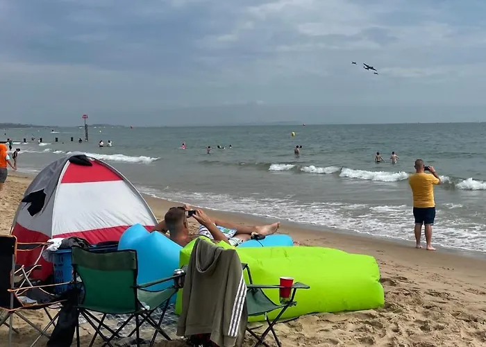 Hoburne Beach Escape Near Christchurch