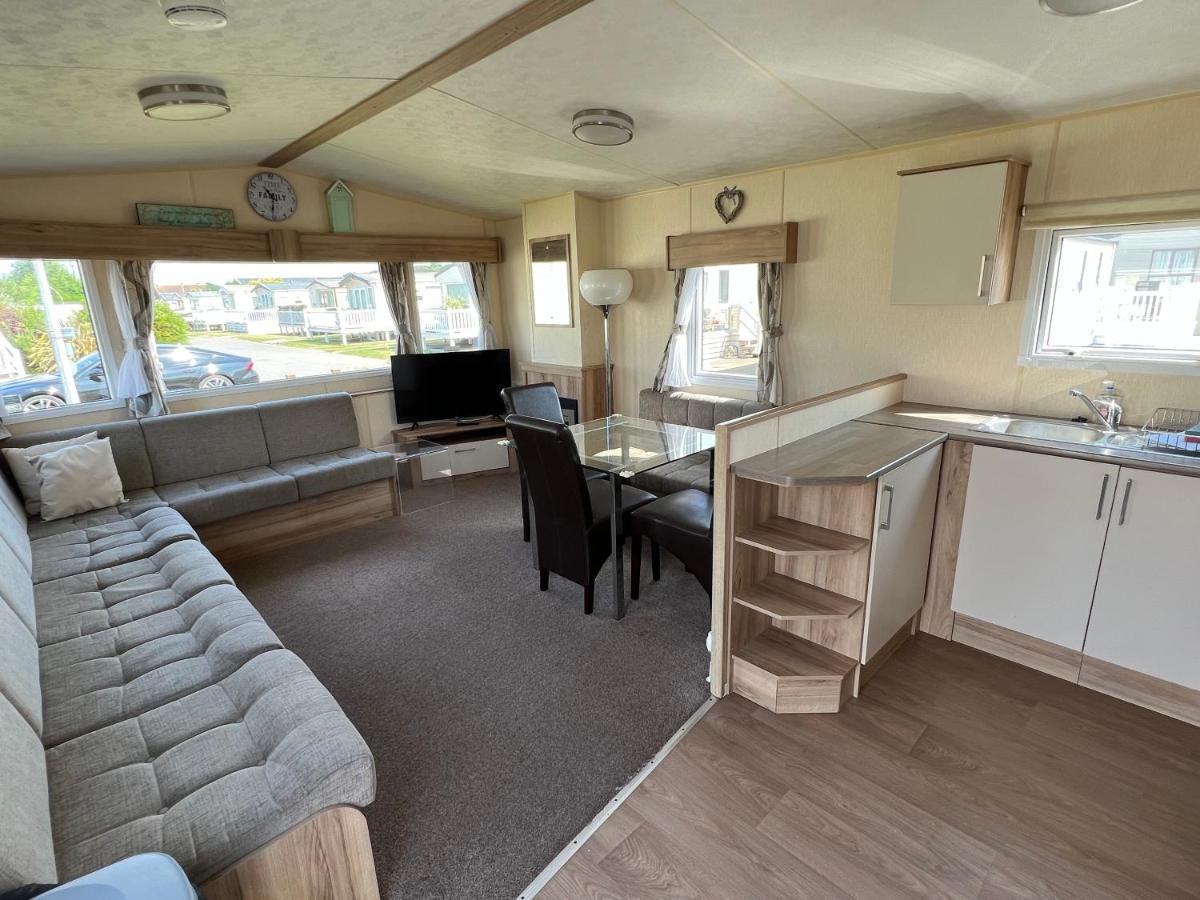 Hoburne Escape Near Christchurch Holiday home Mudeford